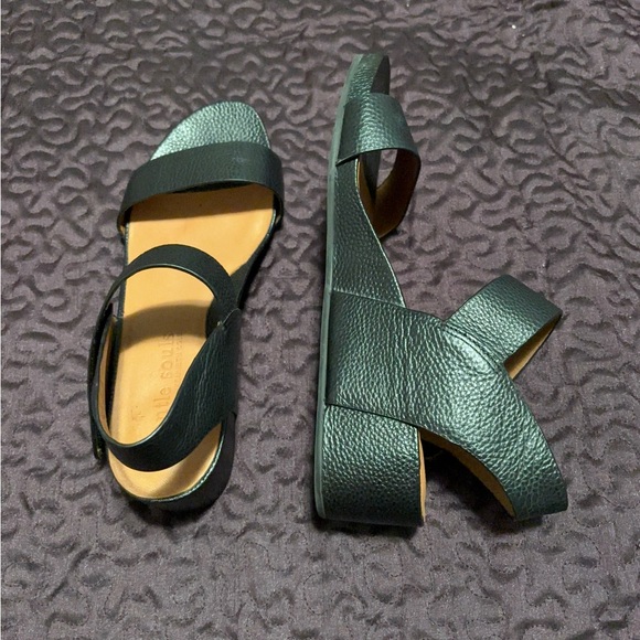 Gentle Souls women’s sandals - Picture 4 of 7